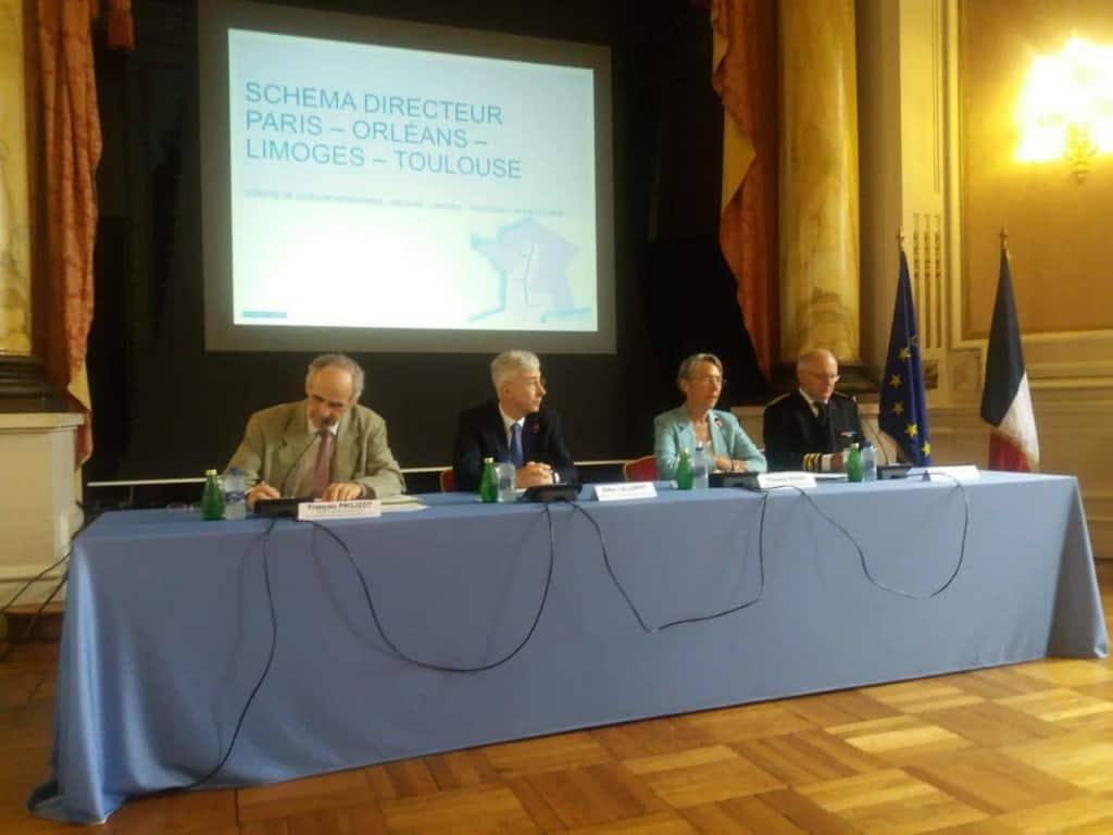 La dernière réunion du Comité de concertation sur la ligne POLT a eu lieu le lundi 16 juillet, en présence de la Ministre des transports qui a présenté les grandes lignes de la modernisation du POLT.