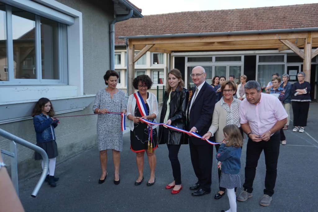 Présente à l'inauguration de la salle multi-activités de l'école maternelle de Nieul.