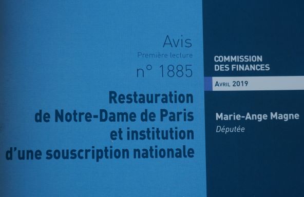 Rapport sur la restauration de Notre-Dame de Paris et institution d'une souscription nationale