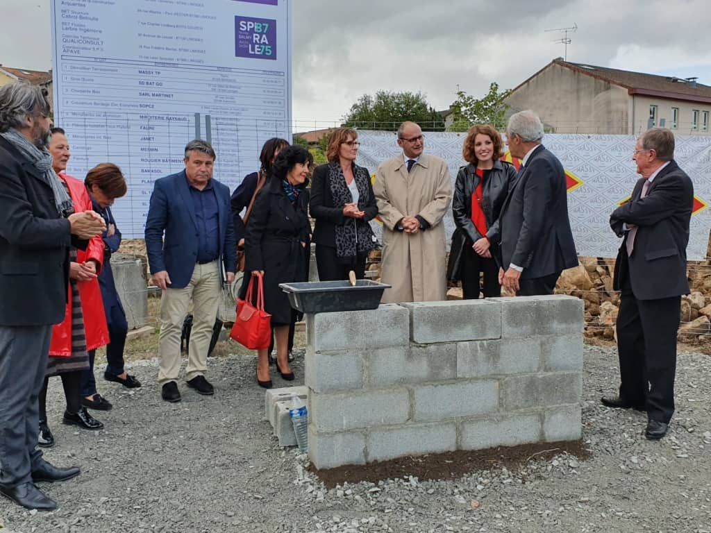 Présente à la pose de la première pierre du pôle multi-activités de Couzeix.