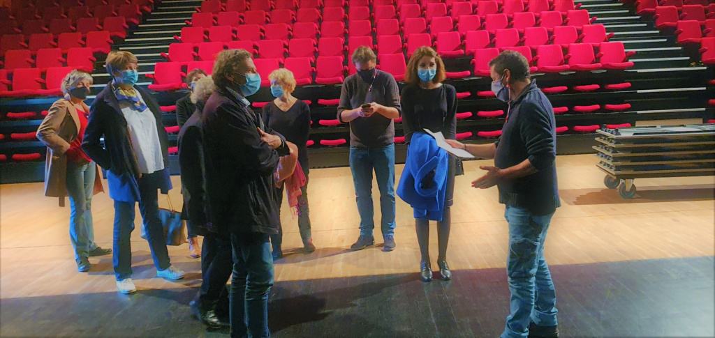 J'ai rencontré Thomas Desmaison, nouveau directeur du Théâtre du Cloître à Bellac. L'occasion d'évoquer la nouvelle programmation et les projets d'aménagements du théâtre, en présence des élus locaux.