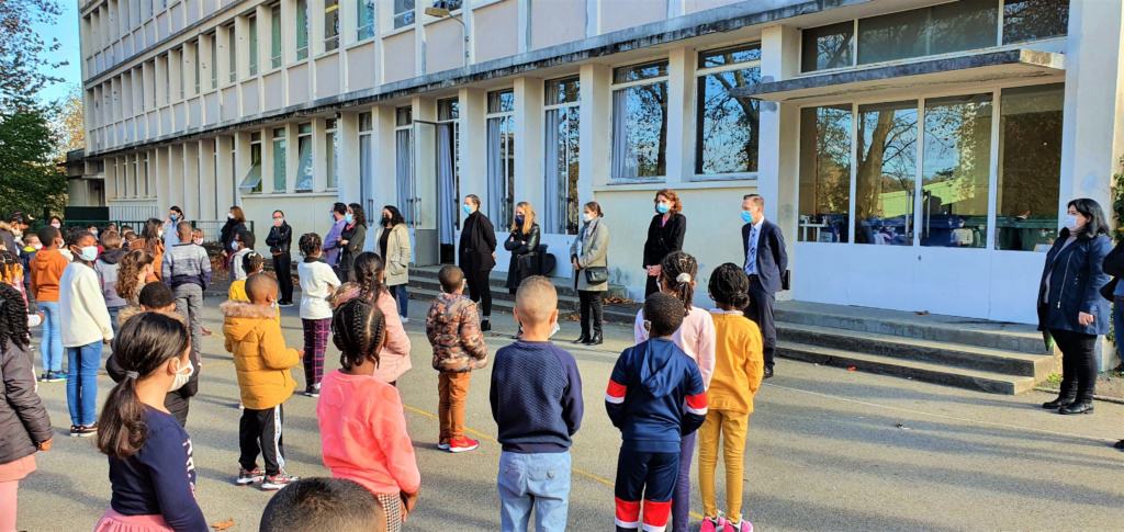 Ce matin à l'école Marcel Madoumier, à Limoges, pour l'hommage national à Samuel Paty.