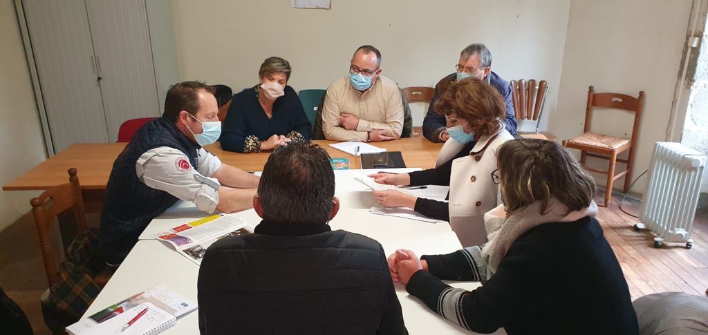 J'ai rencontré les membres de l'association des commerçants, artisans, et professions libérales du Dorat, en présence d'élus municipaux.