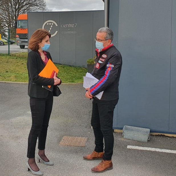 Visite de l'entreprise Centre 7 spécialisée dans la formulation, la fabrication et le conditionnement de cosmétiques et de parfums d’ambiance.