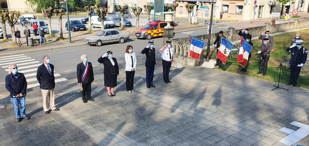 Cérémonie en souvenir des victimes et des héros de la déportation.