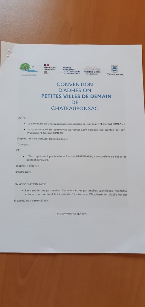Signature de l’adhésion de la commune de Châteauponsac et de la communauté de communes Gartempe-Saint-Pardoux au programme national Petites Villes de Demain.