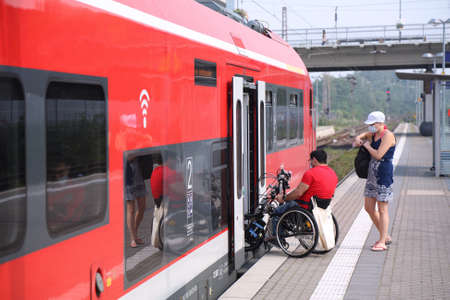 J'ai attiré l'attention de Mme la secrétaire d'État, auprès du Premier ministre, chargée des personnes handicapées, sur la politique d'accessibilité de la SNCF.