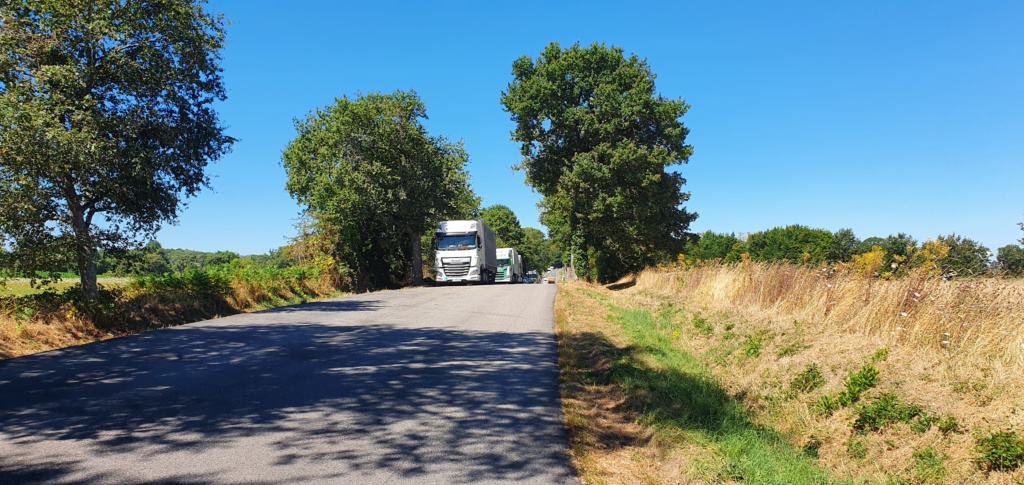 Sur la RN 145, des délaissés de voirie sont utilisés à hauteur de Saint-Sornin-Leulac comme aire de repos par les nombreux routiers empruntant la RCEA. Les riverains ont ainsi interpellé leurs élus locaux afin de trouver une solution aux problèmes de nuisances, d’insécurité, d’hygiène et de pollution de l’environnement qui en découlent.